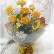 Цветы, упакованные в воздушный шар